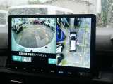 バックモニター(オレンジ色のガイドラインのお陰で、駐車がしやすいです。真上から見下ろしたアングル付きです)