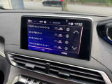 各種運転支援システムの操作も指先一つで行えます。