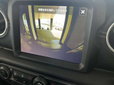 フロントカメラで狭い場所での駐車も安心です