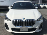 【キドニーグリル】BMWは約90年もの間、ほぼ全ての車両にひと目でBMWだと分かるこの特徴的なフロントグリルが備えられ、デザイン・アイコンとして親しまれてきました。
