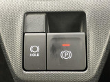 【電動パーキングブレーキ】パーキングブレーキを指先だけで操作可能です!力の弱い人にも安心してブレーキをかけていただけます!