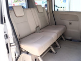 お車選びをお楽しみ頂けるよう、在庫車の展示スペースを十分に確保しております。