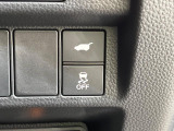 【パワーバックドア】スマートキーや運転席のボタンを押すだけでリアゲートが自動で開閉します!荷物を持っている時や、高い位置にあるバックドアを閉める際に便利な機能です♪