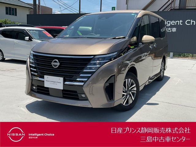 セレナ 1.4 e-4ORCE ハイウェイスターV 4WD 