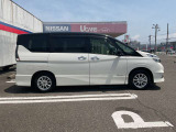セレナ 1.2 e-POWER ハイウェイスター V セカンドスライドアップシート 