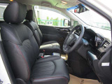 高さがあり、広々とした室内。視界も広く運転しやすい設計となっております。