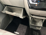 薄型のティッシュBOXなどが収納出来ます。小物入れとしても使えるので便利です。