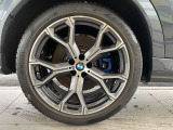 右リア 315/35R21