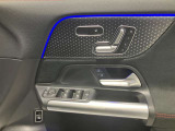 【メモリー付きパワーシート】3名までのシートポジションを記憶できるパワーシート!運転席のみ、ドアミラー・ステアリング位置も記憶可能です。高速道路などでの、運転交代時などに便利な機能です☆