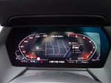 ◆インスツルメント・パネルのエレガントなデザインは、BMW特有の水平ラインで構成され、室内空間に端正な印象をもたらします。人間工学に基づいてレイアウトされた重要な操作系統は、直観的な操作が可能です◆