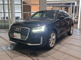アウディ Q2