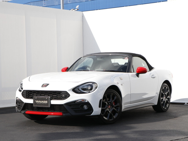 アバルト124スパイダー1.4