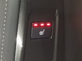 シートヒーターが付いています!寒い日に便利な装備ですね。