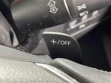 【パドルシフト(AT車)】MT車と同じように好きなギアで走ることができます!ステアリングから手を離さずに指先だけでシフト操作ができ、よりスポーティな走りをお楽しみいただけます。