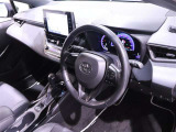 運転席から見たインパネ周りです。シートからはメーターはもちろん、広く周りを見渡せるフロントウィンド&インパネはリラックスして運転に集中することが出来ます!