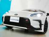 LEDヘッドライトです。LEDヘッドライトは電球が切れにくく長寿命で且つ省電力。夜間の運転がとてもラクになりますよ♪