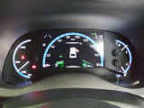 視認性に優れたデザインになっています。運転に必要な情報が表示されます