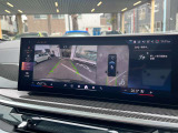 大きな画面でナビゲーション、バックカメラなど、ここでi  drive の操作画面になります。