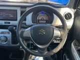 【純正革巻きステアリング】上質な革を使用することで、手にしっかり馴染みとても運転しやすいハンドルです♪