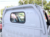 【車屋】として、長く車業界に従事した経験豊富なスタッフが多数在籍しております。
