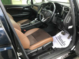 室内もきれいな車両です。運転席・助手席シートヒーター付。サイド&カーテンシールドエアバックつきです。