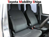 運転席と助手席のスペースもしっかり確保されています。
