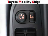 車内からワンタッチでドアミラーの格納ができて便利です。