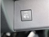 『1台』のお車に対して、3名体制で日々議論を重ね仕入れを行っております。