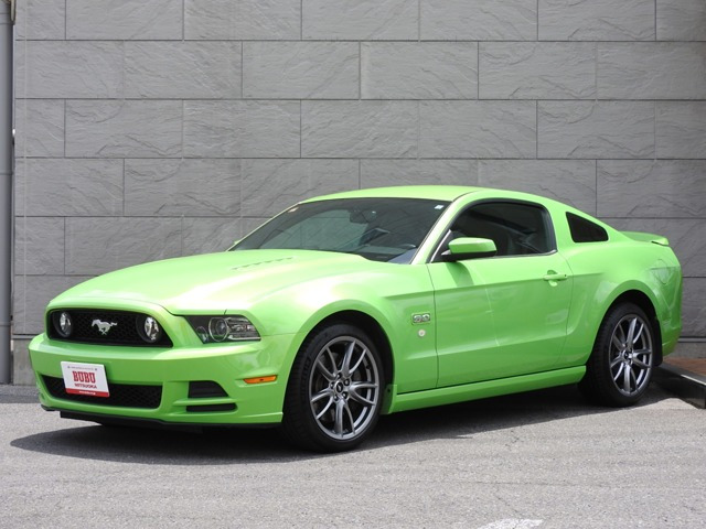 マスタング V8 GT パフォーマンスパッケージ 