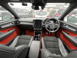 XC40 T4 AWD モメンタム 4WD 本革シート