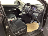 シートはフィット性も良く、楽な運転姿勢を保てます。