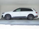 Q7 ブラックスタイル プラス ディーゼル 4WD 