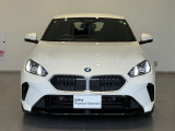 BMW代表的な特徴のキドニーグリル。BMWのすべてのモデルに採用され、BMWらしさを強調しております。