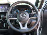 【車屋】として、長く車業界に従事した経験豊富なスタッフが多数在籍しております。