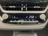 オートエアコンを装備しておりますので、四季を通じて車内を快適な温度に保つことが出来ます!高級感が有りますね!