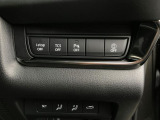 【2Wayドライビングポジションメモリー機能】お二人のシートパターンを記憶することができますので、運転時はボタン一つでシート調節できますね。