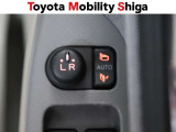 便利な電動格納ドアミラーも装備しております。駐車時にボタン一つで折り畳む事が出来るので便利ですよ。