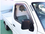 入庫時・販売時・納車前に、弊社基準の68項目に及ぶ点検整備を実施しております。