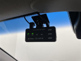 【ドライブレコーダー】映像・音声などの運転中の記録を残します。事故などを起こした起こされた時の証拠になりえますので、もしも時でも安心ですね。