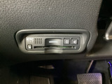 ハンドルの左下にETCがついています。高速道路の料金所の通過も楽々です!。 カードの取り出しもしやすい場所についています。