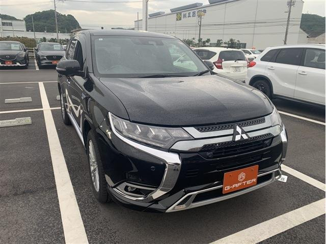 アウトランダーPHEV 2.4 G プレミアムパッケージ 4WD 黒革シートヒータナビ360カメラ...