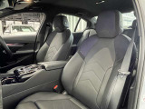 長時間の運転でも疲れにくく、オーナー様の事だけを考えて作成したBMWならではのとっておきのシートです。