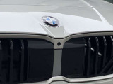 また、BMW正規認定中古車は、エマージェンシーサービスが自動付帯。24時間365日、皆様のカーライフをサポート致します。確かな安心のうえで、「駆けぬける歓び」をご堪能ください。