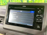 【ディスプレイオーディオ】お持ちのスマホやMP3プレイヤーとの無線接続で音楽再生が可能!コードで繋ぐわずらわしさも無く、手軽にお気に入りの音楽を楽しめます。