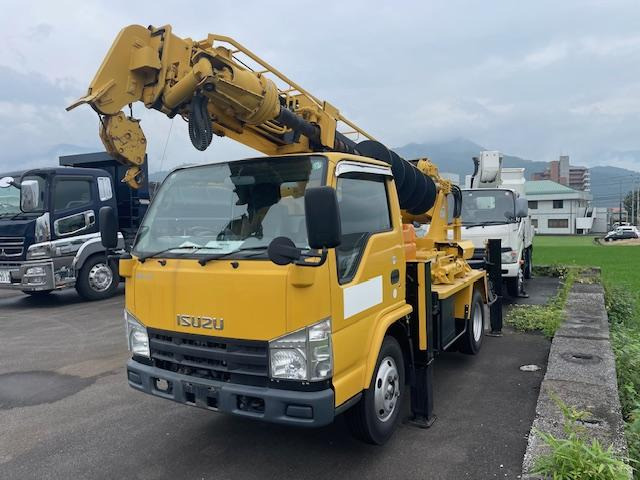 エルフ  穴掘建柱車