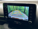 【バックカメラ】駐車時に後方がリアルタイム映像で確認できます。大型商業施設や立体駐車場での駐車時や、夜間のバック時に大活躍!運転スキルに関わらず、今や必須となった装備のひとつです!