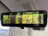 【デジタルルームミラー】後席の大きな荷物や同乗者で後方が確認しづらい時でも安心!カメラが撮影した車両後方の映像をルームミラー内に表示。クリアな視界で状況の確認が可能です!