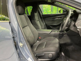 運転席シート廻りは使用感も少なく、良好な状態となっています。丁寧に使われていたことがよくわかりますね。