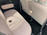 広々とした駐車場をご用意しておりますので、運転が苦手な方でもご安心ください。また、大型の屋根がございますので、雨に濡れることなくご移動できます。