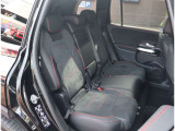 お車選びをお楽しみ頂けるよう、在庫車の展示スペースを十分に確保しております。